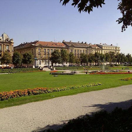 Zagrebrent Apartments Bagian luar foto