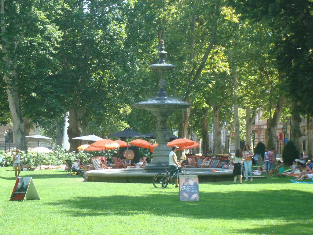 Zagrebrent Apartments Bagian luar foto